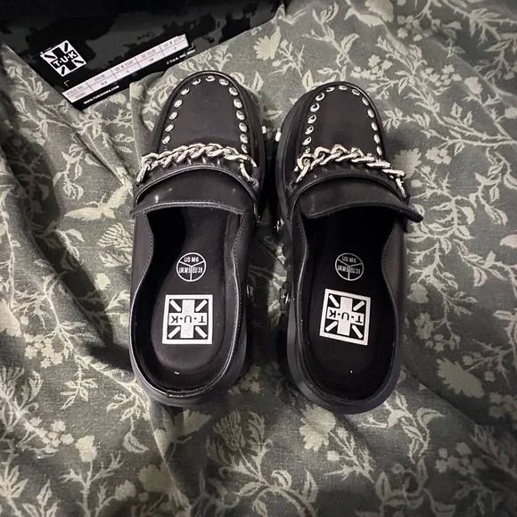 T.U.K Black Loafers with Silver Chain - Picture 8 of 8